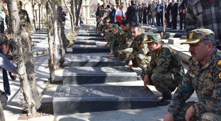 غبارروبی مزار شهدا به مناسبت دهه فجر